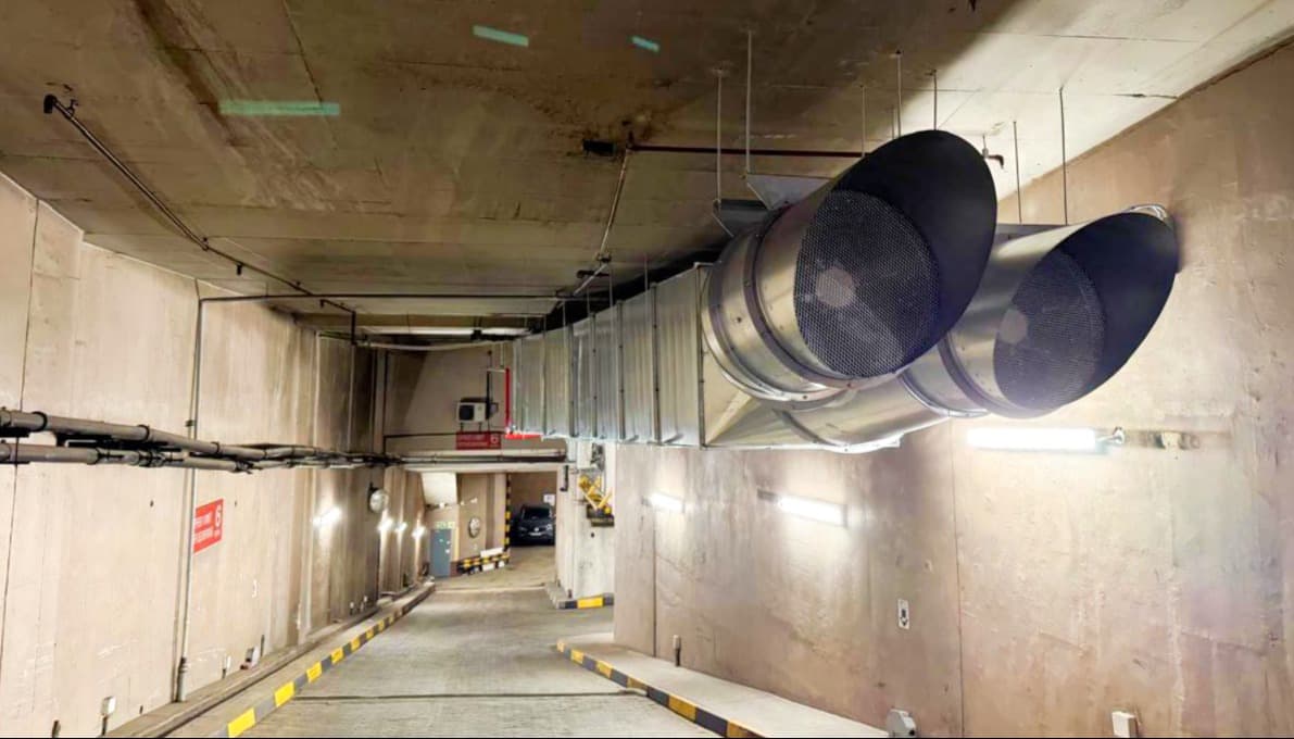 Completed mechanical smoke-extraction installation in a parking structure